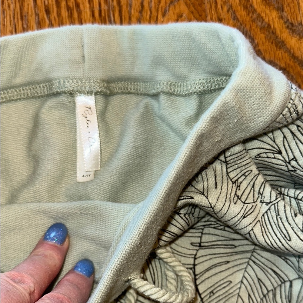 Rylee & cru Leaf Print Kids sweatpants - 4-5yo - EUC - Picture 2 of 3